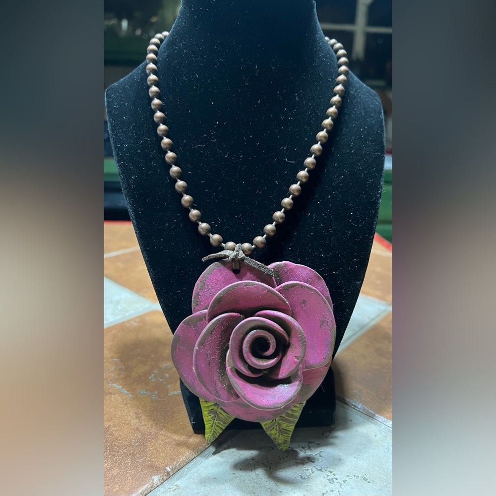 Sookie Sookie Vintage Cabbage Rose Necklace